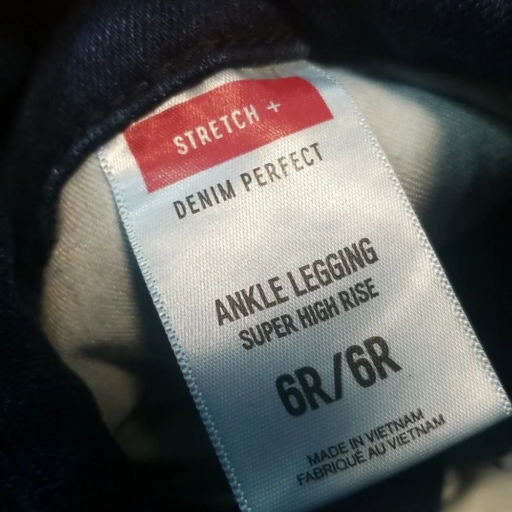 Express High Rise Jeans. - Picture 5 of 7